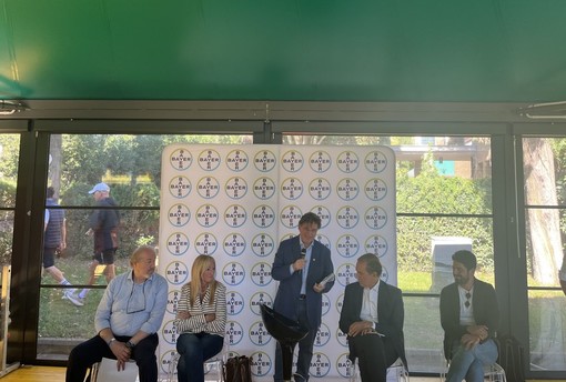 Tumore prostata, Bayer Italia porta la prevenzione sul campo da padel Tumore prostata, Bayer Italia porta la prevenzione sul campo da padel