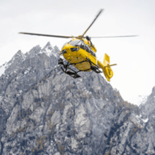 Valanga a Courmayeur, quattro sciatori coinvolti: un ferito