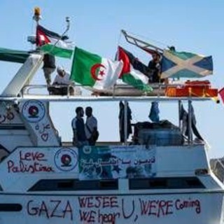 Flotilla per Gaza: "Intercettati da motoscafi israeliani". Farnesina chiede informazioni a Tel Aviv