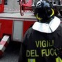 Bari, incendio in centro logistico. Fiamme alte fino a 10 metri Bari, incendio in centro logistico. Fiamme alte fino a 10 metri