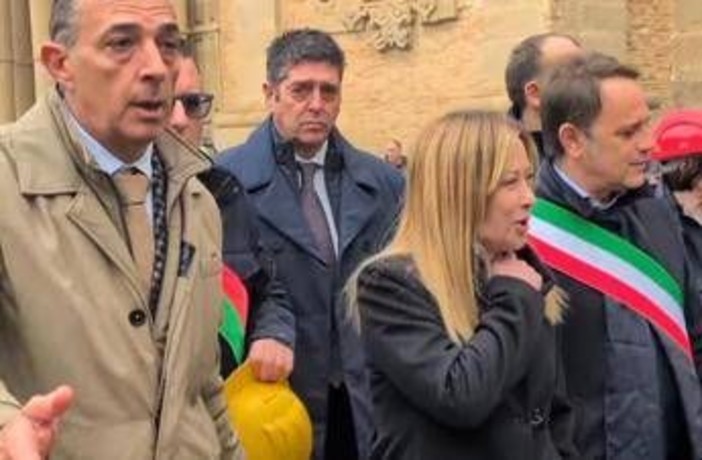 Meloni torna a Niscemi: "Mercoledì il decreto, dal giorno dopo ci sono le risorse" Meloni torna a Niscemi: "Mercoledì il decreto, dal giorno dopo ci sono le risorse"