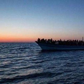 Migranti, 19 morti al largo di Lampedusa per ipotermia: cinque gravi tra cui un bambino