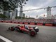 Ferrari, che confusione a Singapore: Leclerc 'spinge' Norris a muro in pit lane Ferrari, che confusione a Singapore: Leclerc 'spinge' Norris a muro in pit lane