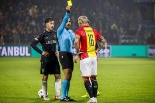 Stiller vittima di bullismo, l'avversario lo offende: il caso in Europa League Stiller vittima di bullismo, l'avversario lo offende: il caso in Europa League