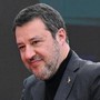 Festa del papà, Salvini fa gli auguri e posta la foto di Nathan della famiglia del bosco