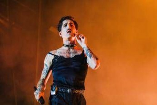 Maneskin, il piano di De Martino per Sanremo 2027 spiana la strada alla reunion Maneskin, il piano di De Martino per Sanremo 2027 spiana la strada alla reunion