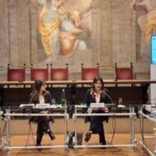 Tumori, in Italia 1.103 studi clinici in corso: "Nuove tecnologie per aumentare partecipazione pazienti"