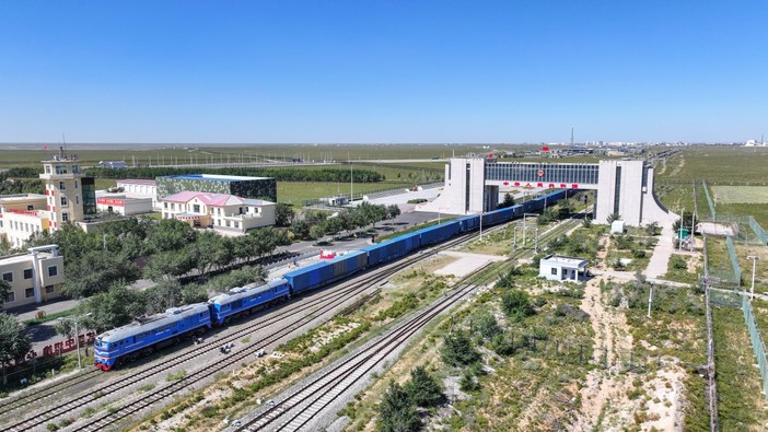 Cina-Europa: interporto Erenhot ha gestito oltre 15mila treni merci in 5 anni Cina-Europa: interporto Erenhot ha gestito oltre 15mila treni merci in 5 anni