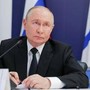 Putin ammette: "Da raid Ucraina danni a economia". Russia costretta a importare carburante Putin ammette: "Da raid Ucraina danni a economia". Russia costretta a importare carburante