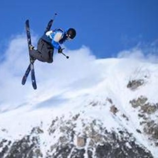 Milano Cortina, caduta spaventosa per Lajunen nel big air. Come sta l'atleta finlandese -Video
