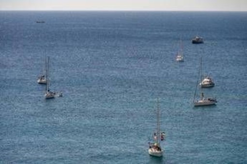 Flotilla si avvicina a Gaza. Meloni: "Iniziativa irresponsabile". Israele: "Consegnate gli aiuti" Flotilla si avvicina a Gaza. Meloni: "Iniziativa irresponsabile". Israele: "Consegnate gli aiuti"