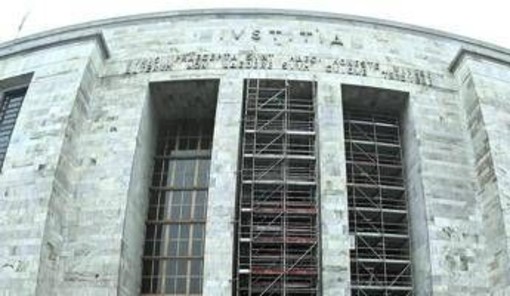 Milano, allarme bomba al Palazzo di giustizia: verifiche in corso Milano, allarme bomba al Palazzo di giustizia: verifiche in corso