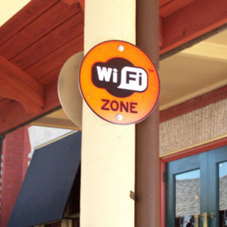 Partirà da Ventimiglia il progetto 'WiFi Liguria' che intende portare il web a tutti a costo zero Partirà da Ventimiglia il progetto 'WiFi Liguria' che intende portare il web a tutti a costo zero