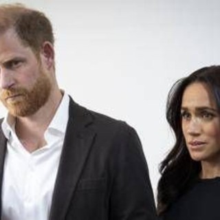 La lite con la famiglia reale e il trasloco, "Harry e Meghan tornano a vivere in Gran Bretagna"