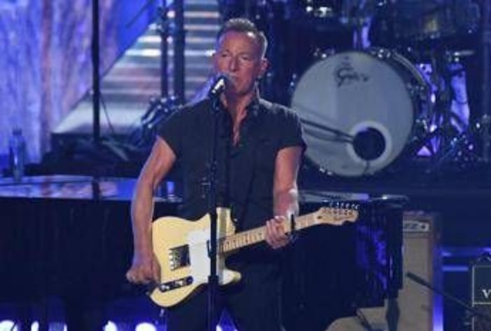 Bruce Springsteen contro il "terrore di Stato" dell'Ice, ecco il brano 'Streets of Minneapolis'