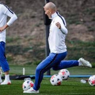 Koné esalta Zidane: "Non ha perso nulla della sua tecnica, ha ancora il tocco di palla" Koné esalta Zidane: "Non ha perso nulla della sua tecnica, ha ancora il tocco di palla"