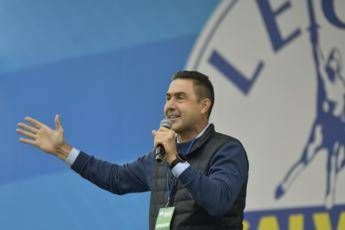 Ucraina, Vannacci: "Basta dare soldi e armi o entriamo in guerra con la Russia"