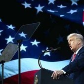 Trump: "Iran implora per un accordo". E lo Stretto di Hormuz diventa 'di Trump'