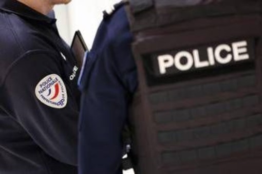 Dopo il Louvre colpo anche al Museo Denis Diderot: rubato il tesoro di monete d'oro Dopo il Louvre colpo anche al Museo Denis Diderot: rubato il tesoro di monete d'oro