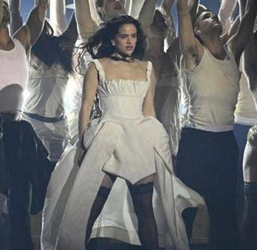 Rosalía sta male, interrotto concerto a Milano