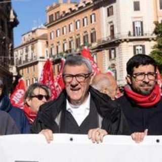Manifestazione Cgil oggi a Roma, perché si scende in piazza: orari e percorso del corteo Manifestazione Cgil oggi a Roma, perché si scende in piazza: orari e percorso del corteo