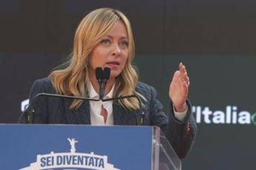 Meloni ad Atreju: "Italiani si fidano del governo". Stoccata a Schlein: "Chi non viene qui non ha contenuti"