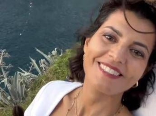 Femminicidio A1, oggi l'ultimo saluto a Lorena Isceri: i funerali a Squinzano Femminicidio A1, oggi l'ultimo saluto a Lorena Isceri: i funerali a Squinzano