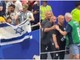 Tifoso sventola bandiera Israele, ct Egitto si infuria e se la prende con un fotografo Tifoso sventola bandiera Israele, ct Egitto si infuria e se la prende con un fotografo