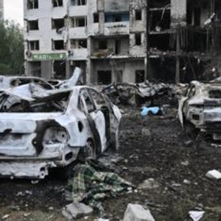 Ucraina, missili della Russia su Kiev nella notte: 8 morti Ucraina, missili della Russia su Kiev nella notte: 8 morti