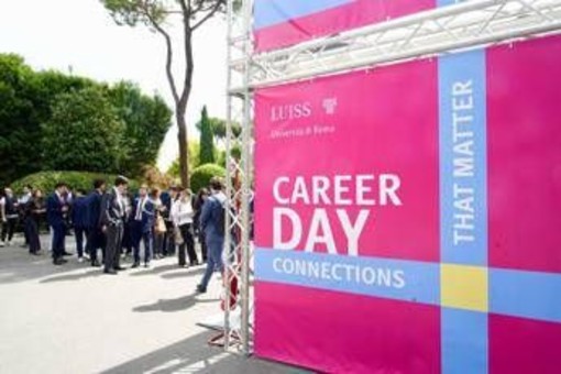 Career day Luiss, orientamento professionale per migliaia di laureandi e neolaureati Career day Luiss, orientamento professionale per migliaia di laureandi e neolaureati