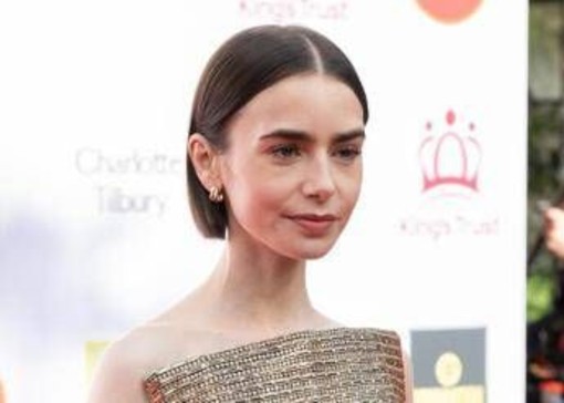 Emily in Paris, la sesta stagione sarà l'ultima: iniziate le riprese in Grecia Emily in Paris, la sesta stagione sarà l'ultima: iniziate le riprese in Grecia