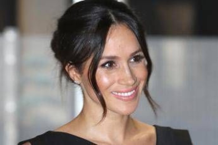 Netflix risponde alle accuse: "Meghan Markle per promuovere The Gentlemen? La serie non ha bisogno di inventare la sua partecipazione" Netflix risponde alle accuse: "Meghan Markle per promuovere The Gentlemen? La serie non ha bisogno di inventare la sua partecipazione"