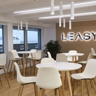Leasys accelera sulla mobilità flessibile, digitale e servizi al centro