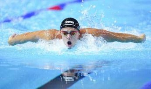 Nuoto, Ceccon oro nei 100 dorso agli Europei in vasca corta Nuoto, Ceccon oro nei 100 dorso agli Europei in vasca corta