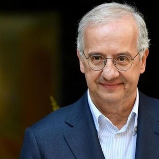 Walter Veltroni ospite alle 16 della rassegna 'Cervo in blu d'inchiostro e alle 20.30 del Festival della Parola Reloaded di Sanremo