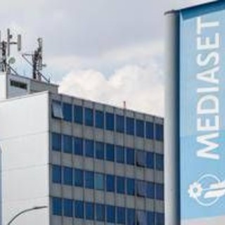 Mediaset dopo il video di Corona: "Libertà di espressione non è libertà di diffamazione e gogna mediatica"