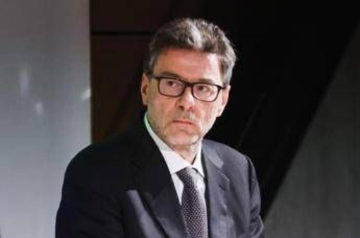 Manovra, Giorgetti: "Massacrati su taglio Irpef ceto medio, ma siamo nel giusto" Manovra, Giorgetti: "Massacrati su taglio Irpef ceto medio, ma siamo nel giusto"