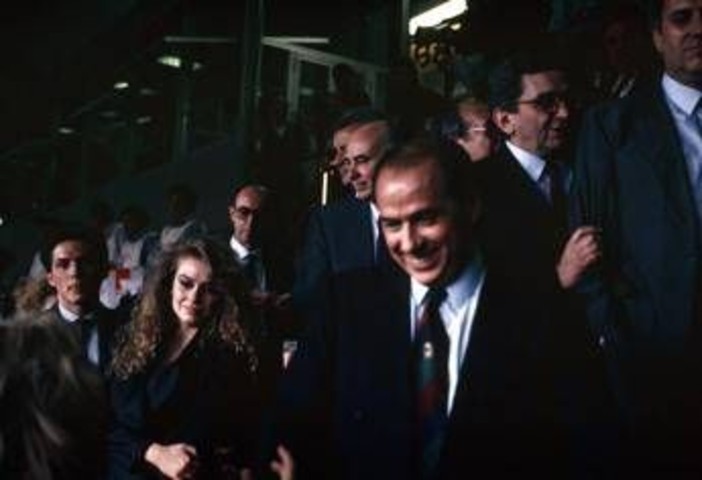 Quando Berlusconi invitò il laziale Previti a San Siro, ex ministro: "Milan perse e Silvio voleva ammazzarmi" Quando Berlusconi invitò il laziale Previti a San Siro, ex ministro: "Milan perse e Silvio voleva ammazzarmi"