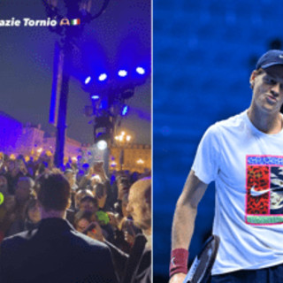 Sinner ringrazia Torino con... un errore, ma poi rimedia