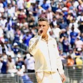 Robbie Williams parla della sindrome di Tourette: "Terrorizzato di andare in tour"