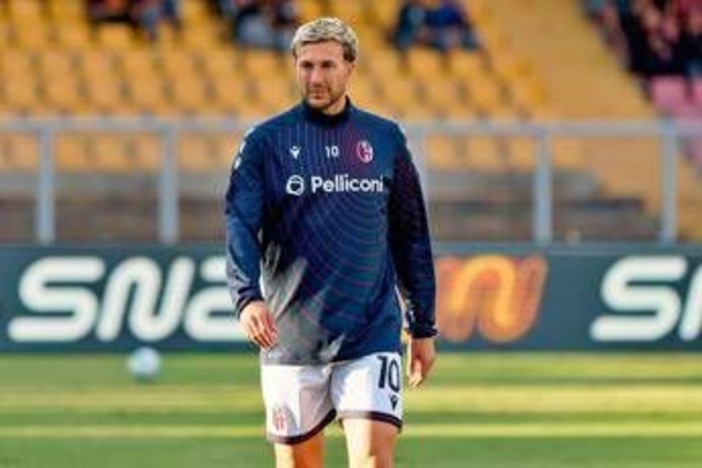 Bernardeschi, lo sfogo: "Mi diedero del gay perché indossai una gonna" Bernardeschi, lo sfogo: "Mi diedero del gay perché indossai una gonna"