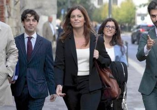 Ilaria Salis e il risarcimento agli ex collaboratori, ecco perché la condanna è stata annullata Ilaria Salis e il risarcimento agli ex collaboratori, ecco perché la condanna è stata annullata