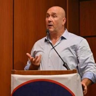 Bandecchi: "Nulla in comune con Vannacci, non c'entro con estrema destra"