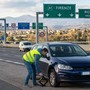 Controesodo, cosa fare se si buca una gomma in autostrada: 5 regole per evitare rischi Controesodo, cosa fare se si buca una gomma in autostrada: 5 regole per evitare rischi