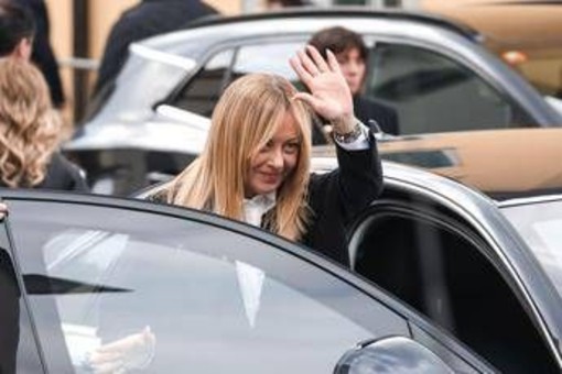 Meloni nel Golfo: "No visita simbolica, si decide nostra sicurezza e futuro economico"