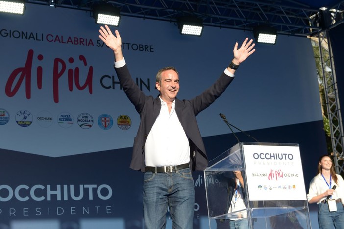 Vince Occhiuto, la Calabria resta al centrodestra Vince Occhiuto, la Calabria resta al centrodestra