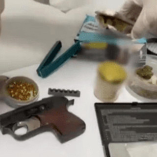 Catania, scoperto laboratorio di "armi fantasma" e droga: arrestato 27enne dalla polizia Catania, scoperto laboratorio di "armi fantasma" e droga: arrestato 27enne dalla polizia