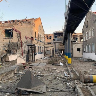 Massicci attacchi russi in Ucraina, molte città senza riscaldamento e acqua