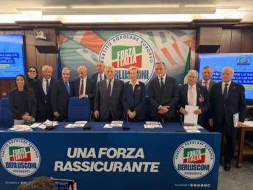 Moratti (Fi-Ppe): "In 10 anni persi 40mila medici, nostra proposta valorizza professionisti" Moratti (Fi-Ppe): "In 10 anni persi 40mila medici, nostra proposta valorizza professionisti"