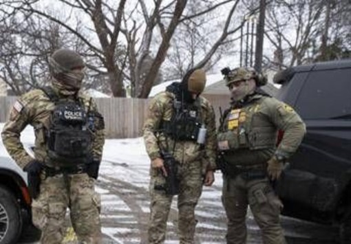 Minnesota, Ice arresta quattro minori: ci sono anche due bambini di 5 e 10 anni Minnesota, Ice arresta quattro minori: ci sono anche due bambini di 5 e 10 anni